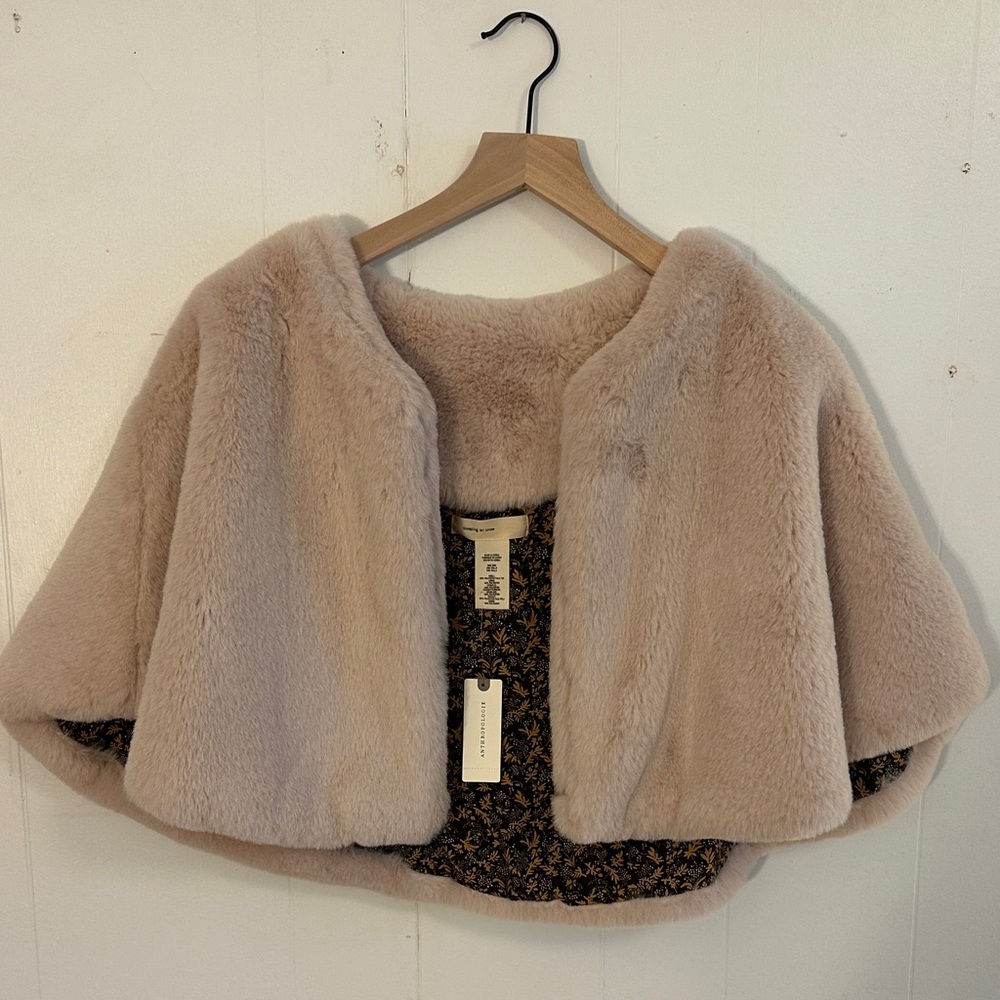 Elegant Faux Fur Capelet - Sleeping on Snow